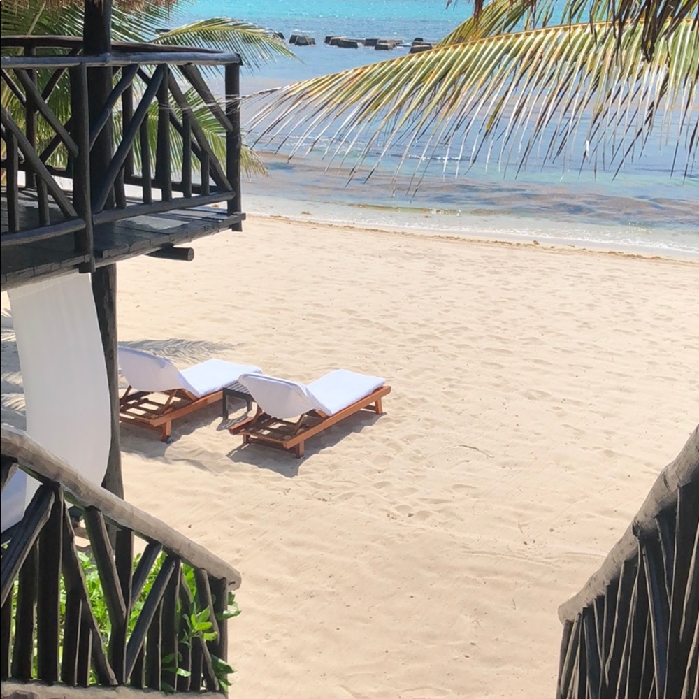 🥤🥂🏖Poshing in paradise! Be back soon!!
